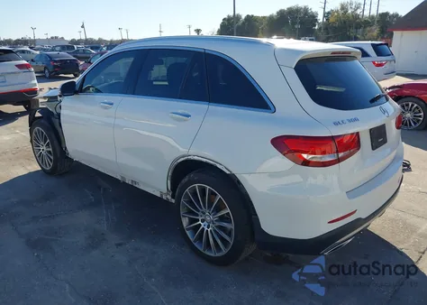 2016 Mercedes-Benz Glc 300 from USA, damaged, VIN WDC0G4JB8GF009422